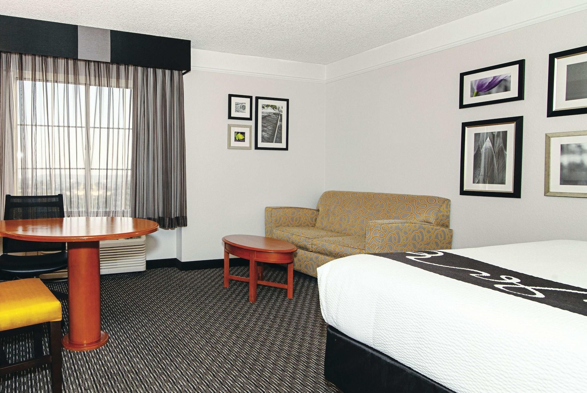 La Quinta Inn & Suites By Wyndham Ontario Airport Dış mekan fotoğraf